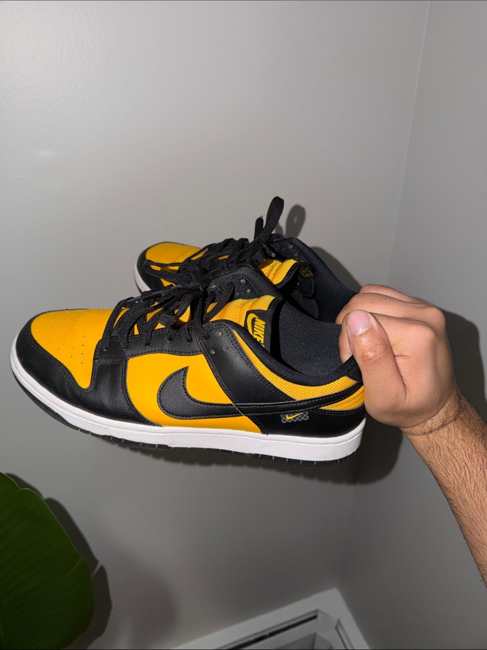 Nike Men’s Low-Top Sneakers in Yellow and Black